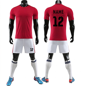 Ensemble d'uniformes de football personnalisés unisexes, maillot rouge, short blanc, impression sublimée, respirant, séchage rapide, kit de football pour adultes, entièrement imprimé - Product Image 1