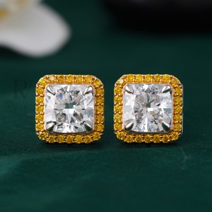 Boucles d'oreilles en diamant jaune de laboratoire taille coussin de 4,17 carats, or blanc, halo en or 14K bicolore, forme papillon, plaqué rhodium, pour mariages - Product Image 1