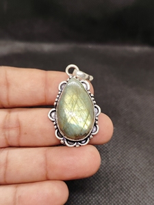 Handmade Fire Labradorite Multi Size Gemstone Handmade Solid Brass Fashion Jewelry Pendant Gifts Labradorite Pendants Wholesale - Product Image 3