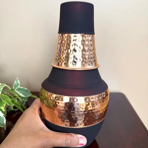 Botella de Agua de Cobre Puro Premium, Ecológica, Diseño Clásico, Botella de Cobre Martillado con Interior de Vidrio, Botella de Cobre para Mesa de Noche, Aniversario - Product Image 3