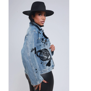 Women's Denim <b>Trucker</b> <b>Jacket</b> With Hand Drawn Print Turn-Down Collar Button Closure Autumn Casual Full Sleeve Regular Length - Product Image 2