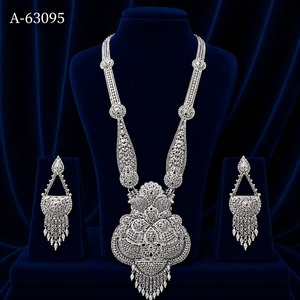 MOLL JEWELLERS Elegante Conjunto de Collar y Pendientes Largos con Borlas para Mujer, Chapado en Oro, Aleación de Zinc, Estilo Étnico, A-63093 - Product Image 2