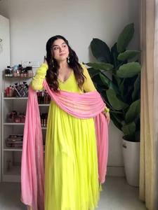 Conjunto indio-pakistaní Perrot verde y rosa, vestido Anarkali bordado con dupatta, manga larga, traje festivo Salwar Kameez - Product Image 1