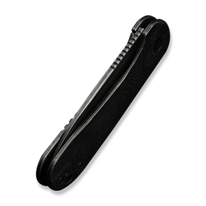 Couteau de poche pliant noir avec manche à motif de contour gris, lame foncée, clip de poche, conception manuelle compacte pour usage quotidien - Product Image 3