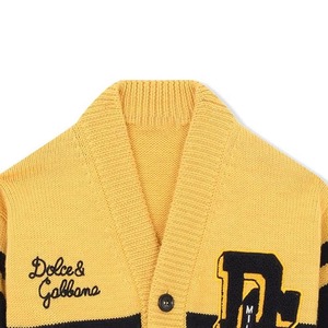Cardigans unisexes personnalisés jaunes et noirs à col en V, manches longues, tricotés avec poches, logo brodé, automne-hiver, pour sororités et fraternités - Product Image 3