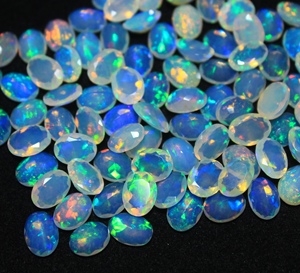 Opale naturelle multicolore, taille ovale 3x5mm, calibrée, avec jeu de couleurs/effet de feu, pour la fabrication de bijoux - Product Image 1