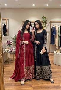 Salwar Kameez traditionnel rouge en coton pour femmes, avec broderie, coupe ample, longueur au sol, pour les occasions de mariage, style Inde/Pakistan - Product Image 5