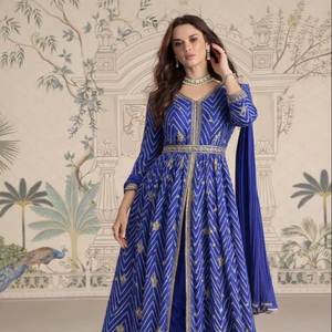 Vestido de Fiesta de Diseño en Seda Chinon Azul con Bordado y Estampado Digital, Estilo Anarkali con Falda - Product Image 1