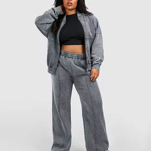 Ensemble de survêtement personnalisé pour femmes, deux pièces, sweat à capuche zippé court et pantalon évasé, avec logo, survêtement élégant pour femmes - Product Image 3