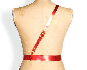 Cinturón de Cuero Metálico Rojo con Correa Cruzada, Hecho a Mano, Estilo Uniforme, para Trajes Formales - Product Image 2