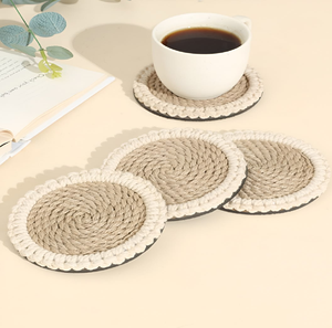Sous-verres en jute naturel bicolore et corde noire, avec des accents en cuir marron, disponibles à prix de gros. - Product Image 3