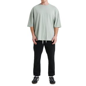 Camiseta Personalizada de Fabricante OEM, 100% Algodón, con Logotipo Impreso, Gris, Lisa, Corte Cuadrado, Estilo Urbano, Holgada, para Hombre - Product Image 3