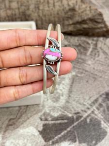 Anillo de compromiso solitario ovalado East West con un diamante amarillo de fantasía de 1+ quilates cultivado en laboratorio en oro amarillo de 18 quilates - Product Image 6