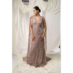 Robe de soirée longue sirène haut de gamme moderne pour femme, col en V, ornée de cristaux, respirante |   Robe de soirée de luxe pour mariages - Product Image 1