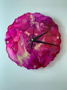Abstract Resin <b>Wall</b> <b>Clock</b> Modern Design for Home <b>Decoration</b> or Gift Distinctive Art Model Quartz Analog Silent Battery Operated - Product Image 1
