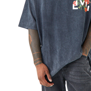 Camiseta de Hombre Estilo Streetwear en Color Liso con Lavado Ácido, Producto de Alta Demanda - Product Image 4