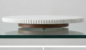Plateau tournant élégant en marbre à un seul niveau pour la présentation sur la table de cuisine ou de salle à manger - Product Image 2
