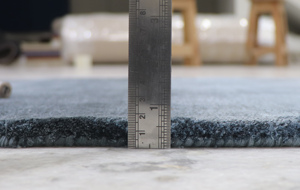 พรมปูพื้นลายทางสีเขียวอมฟ้าเบจ ดีไซน์ทันสมัย ผลิตด้วยมือ 100% วิสโคส เป็นมิตรกับสิ่งแวดล้อม กันลื่น บางเบา ไล่เฉดสี สำหรับใช้ในบ้าน - Product Image 5