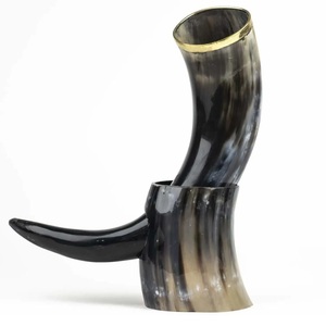 Corne de Viking naturelle de qualité supérieure avec support, corne à boire Viking de haute qualité, polie, pour usage avec des articles de brasserie - Product Image 1