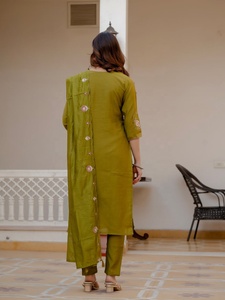 Ensemble Kurti indien pour femmes, de qualité supérieure, pour vêtements ethniques, robe tendance, provenant d'un fournisseur indien - Product Image 6