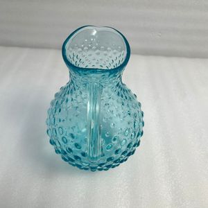 Carafe en verre bleu marine élégante de qualité supérieure pour servir de l'eau, du jus, du lait et des boissons froides à la maison - Product Image 2