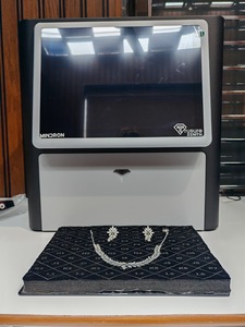 Les machines Trusure Zenith offrent une détection avancée des diamants CVD, HPHT, RFT et des simulants comme le CZ. - Product Image 1