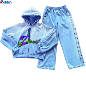 Conjunto Deportivo Elegante con Pedrería Brillante para Unisex, Sudadera con Capucha Ajustada, Cómodo y Moderno - Product Image 2