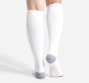Chaussettes de compression mi-hautes pour hommes, respirantes, tricotées, sportives, été, polyamide, antidérapantes - Product Image 4