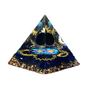 Pyramide d'Énergie en Orgonite Artisanale avec Bobine de Cuivre pour la Protection EMF et la Guérison des Chakras - Style Amour - Vente en Gros - Product Image 6