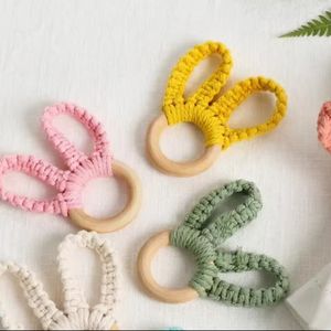 Juego de Servilleteros de Conejito para el Día de la Madre, Servilletero de Orejas de Conejo de Macramé Hecho a Mano, Decoración de Mesa de Primavera, Decoración de Mesa Boho para Pascua - Product Image 1