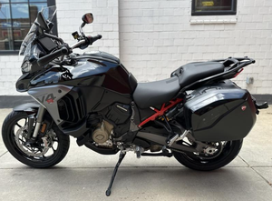 Motocicleta Deportiva Multistradas V4 S 2025 - Product Image 2