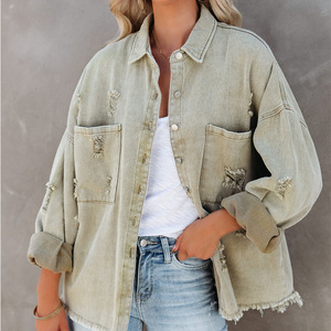 Chaqueta vaquera vintage para mujer con logo personalizado, estilo holgado, lavado, rasgado y borde con borlas - Product Image 1