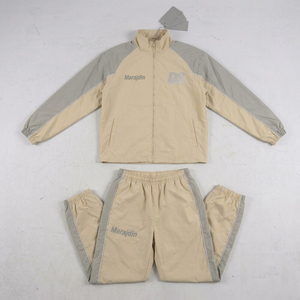 Conjunto Deportivo de Dos Piezas con Capucha para Mujer, Personalizado con Logotipo, de Poliéster/Algodón, para Invierno, Bordado, Color Sólido - Product Image 1