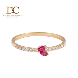 แหวนผู้หญิงคุณภาพสูง ทองคำแท้ 14KT สีเหลือง ประดับเพชรเลี้ยงในห้องปฏิบัติการและทับทิมสีแดงเลือดนก ดีไซน์เรียบหรู รับรองโดย IGI - Product Image 1