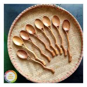 Cucharas de Servir Vintage de Madera Ecológicas con Mango Largo Chapado en Oro, Diseño Floral Tallado a Mano, Vietnam, para Cocina - Product Image 4