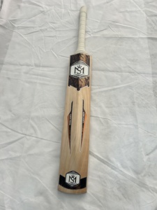 Bâtons de cricket Mannu Sports Hunter X Kashmir Willow - Ambidextres, taille personnalisée, saule naturel, poignée standard durable, marron - Product Image 4