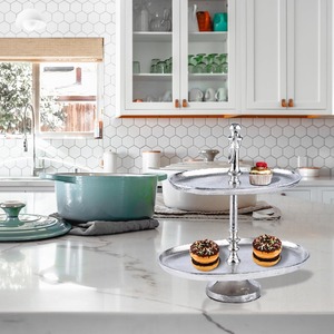 Support à gâteau élégant à deux niveaux en aluminium moulé, finition argentée élégante, parfait pour les desserts, les collations et une présentation de table raffinée. - Product Image 1
