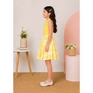 Women's Yellow & <b>White</b> Sleeveless Solid Cotton Top with Skirt XS <b>2</b>-<b>Piece</b> Shorts <b>Set</b> Min. Order <b>2</b> <b>Pieces</b> - Product Image 3