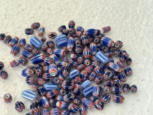 Cuentas de vidrio Chevron, azules y rojas a rayas, tipo barril, Millefiori, marca Conifer, en bolsa OPP para la fabricación de joyas tribales - Product Image 5