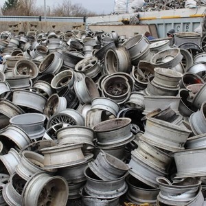 Chatarra de Ruedas de Aleación de Aluminio Premium, Chatarra de Mazas de Ruedas, Material Metálico Reciclable de Alta Calidad para Reciclaje Industrial - Product Image 4