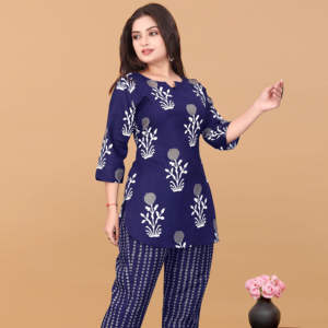 ชุดเซ็ตเสื้อผ้าผู้หญิงคุณภาพสูง สีน้ำเงินพิมพ์ลาย คอร์ดเซ็ตผ้าโพลีเรยอนแบบยั่งยืน คอกลม ชุดลำลองสองชิ้นสำหรับผู้หญิง - Product Image 1