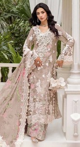 Dhwaja Export - Ensemble semi-couturié en mousseline avec broderie et travail de sequins - Product Image 4