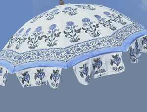 Parasols de plage et de jardin imprimés à la main avec pompons, sacs de transport pour parasols de plage en bois, style vintage avec bord arrondi - Product Image 3