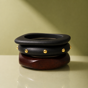 Bracelet d'anniversaire en bois fait main, jonc en bois de qualité supérieure, bijou de poignet de créateur, accessoire de mode, cadeau mémorable pour femme - Product Image 4