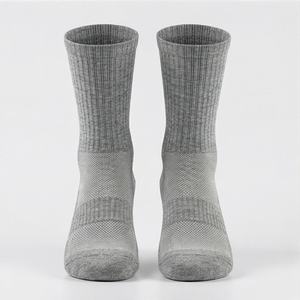 Calcetines Deportivos Profesionales para Hombre, Anti-Transpirantes, Anti-Olor, Antideslizantes, Color Personalizado, Transpirables, para Rendimiento Atlético - Product Image 1