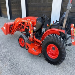 Tracteur Kubota LX2610 avec moteur puissant pour travaux agricoles, entretien des jardins et projets extérieurs intensifs à vendre - Product Image 2