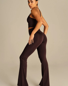 Ensemble de yoga 2 pièces marron foncé pour femme – Pantalon évasé taille haute et crop top licou à col carré – Sans couture, en Spandex et Polyester respirant - Product Image 2