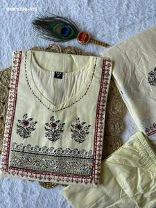 Ensemble Kurti en coton de qualité supérieure pour occasions spéciales, avec pantalon et dupatta, imprimé à la main et orné de miroirs – Fournisseur de Surat - Product Image 5