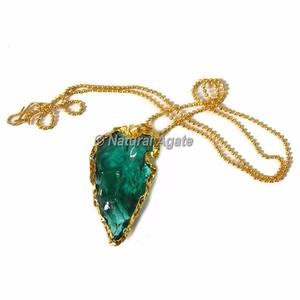 Collar con Forma de Flecha de Cristal Azul Claro Electrochapado, Tallado y Grabado con Tema de Amor, de Gujarat - Product Image 2