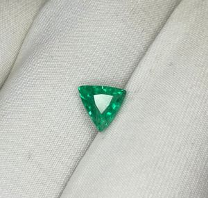 Émeraude naturelle verte, taille trillon, pour la création de bijoux. - Product Image 3